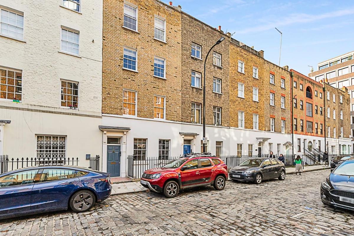 One-Bedroom Abode With A Balcony In Central Londra Exterior foto